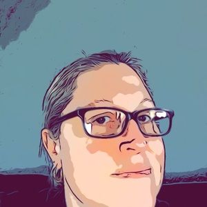 Meet your Posher, Joelle